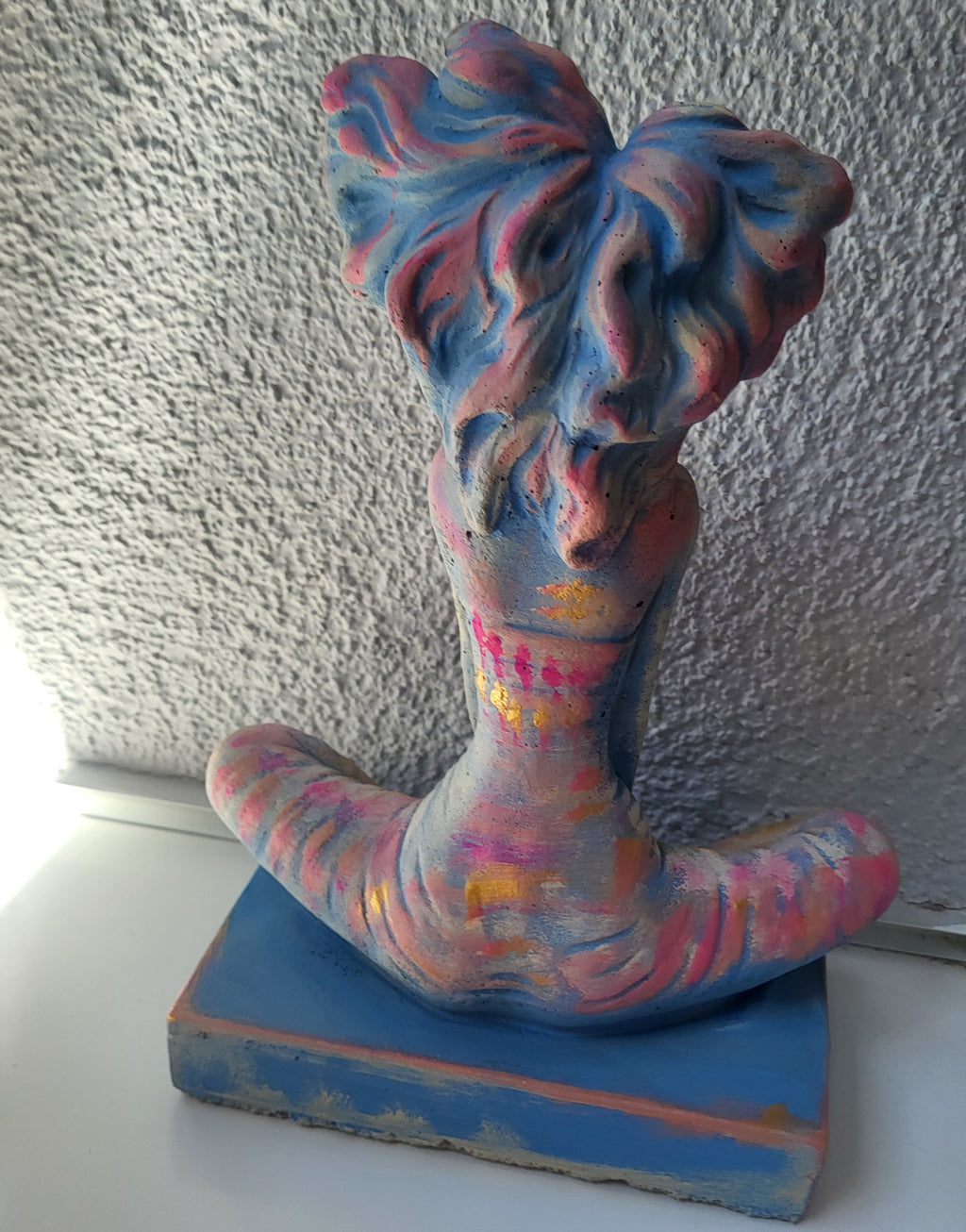 YOGINI Skulptur in Wunschfarbe
