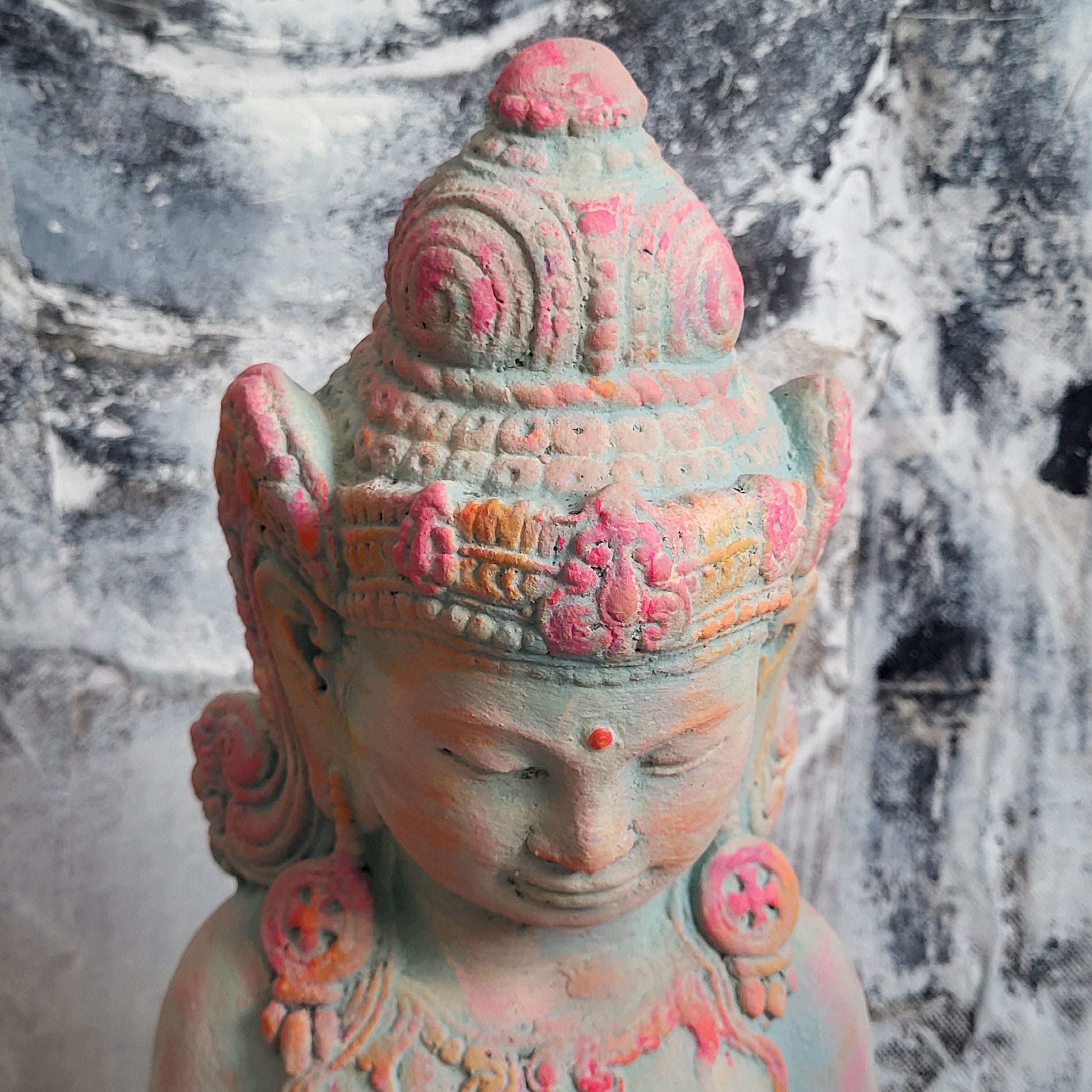 TARA Göttin mit Schale