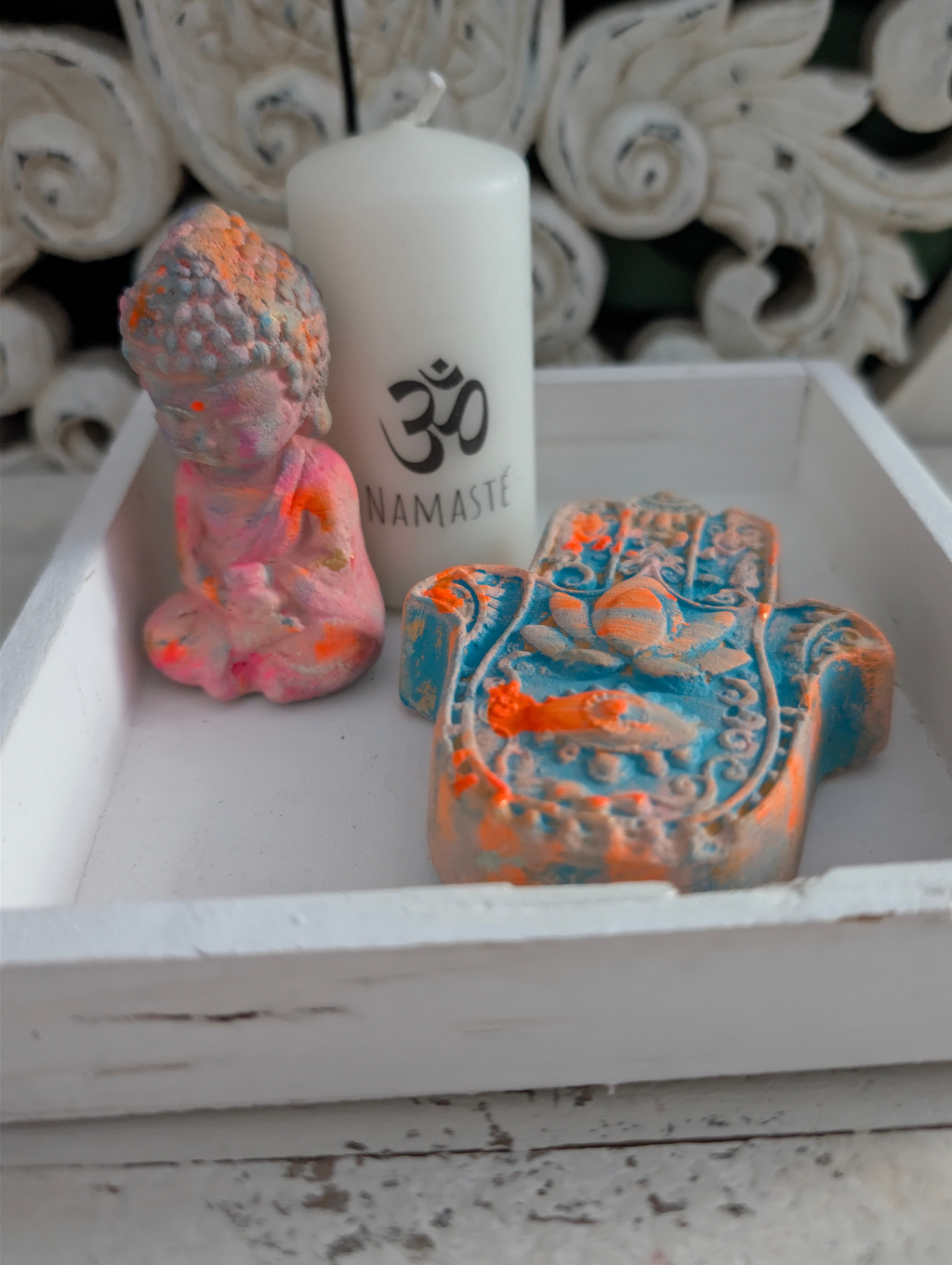 ANILUAP Spirituelles Altar Set mit Buddha, Hamsa Hand, Namasté OM Kerze im weißen Holzkästchen – Meditation und Yoga Dekoration