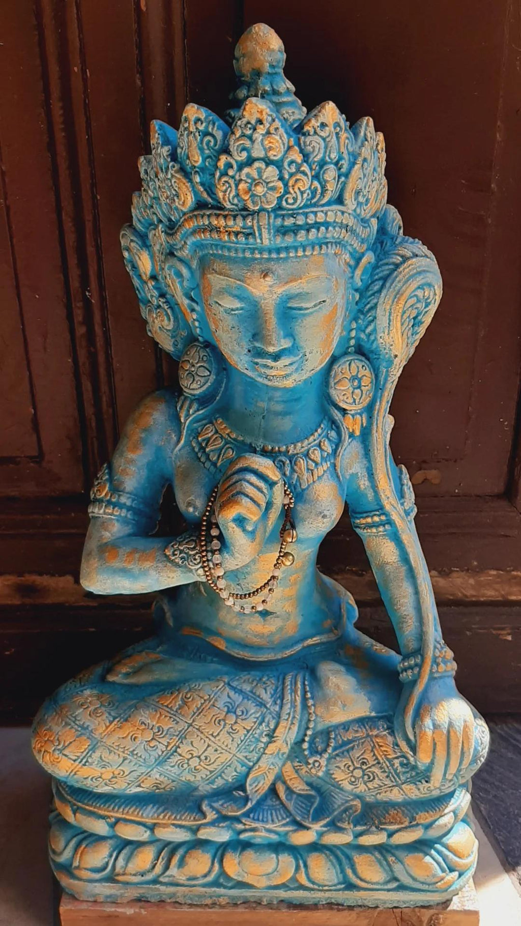 TARA Göttin spirituelle Steinfigur Frontansicht blau gold Handbemalt Unikat ANILUAP 
