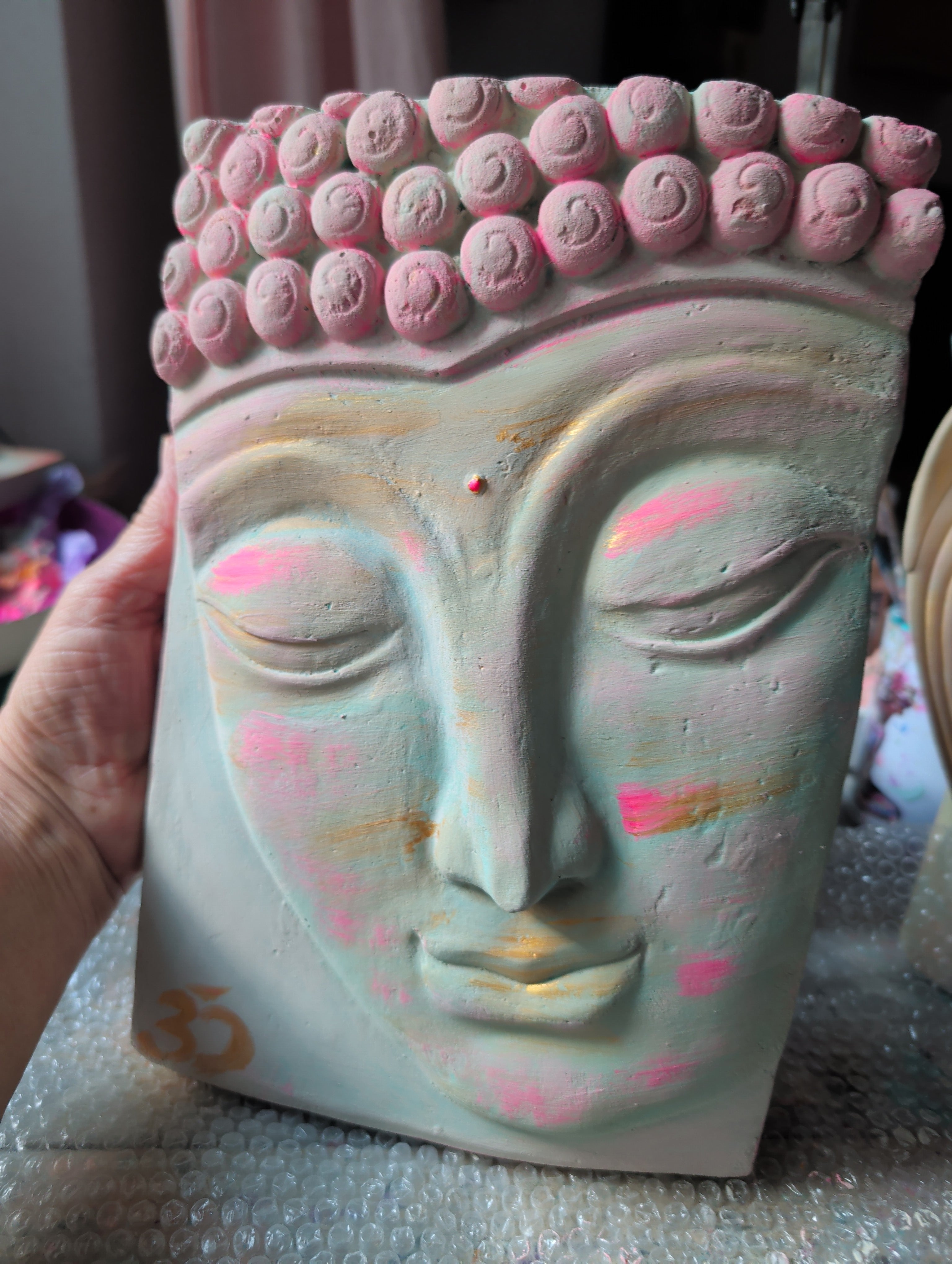 Buddha Stein Relief mint rosa pink ANILUAP