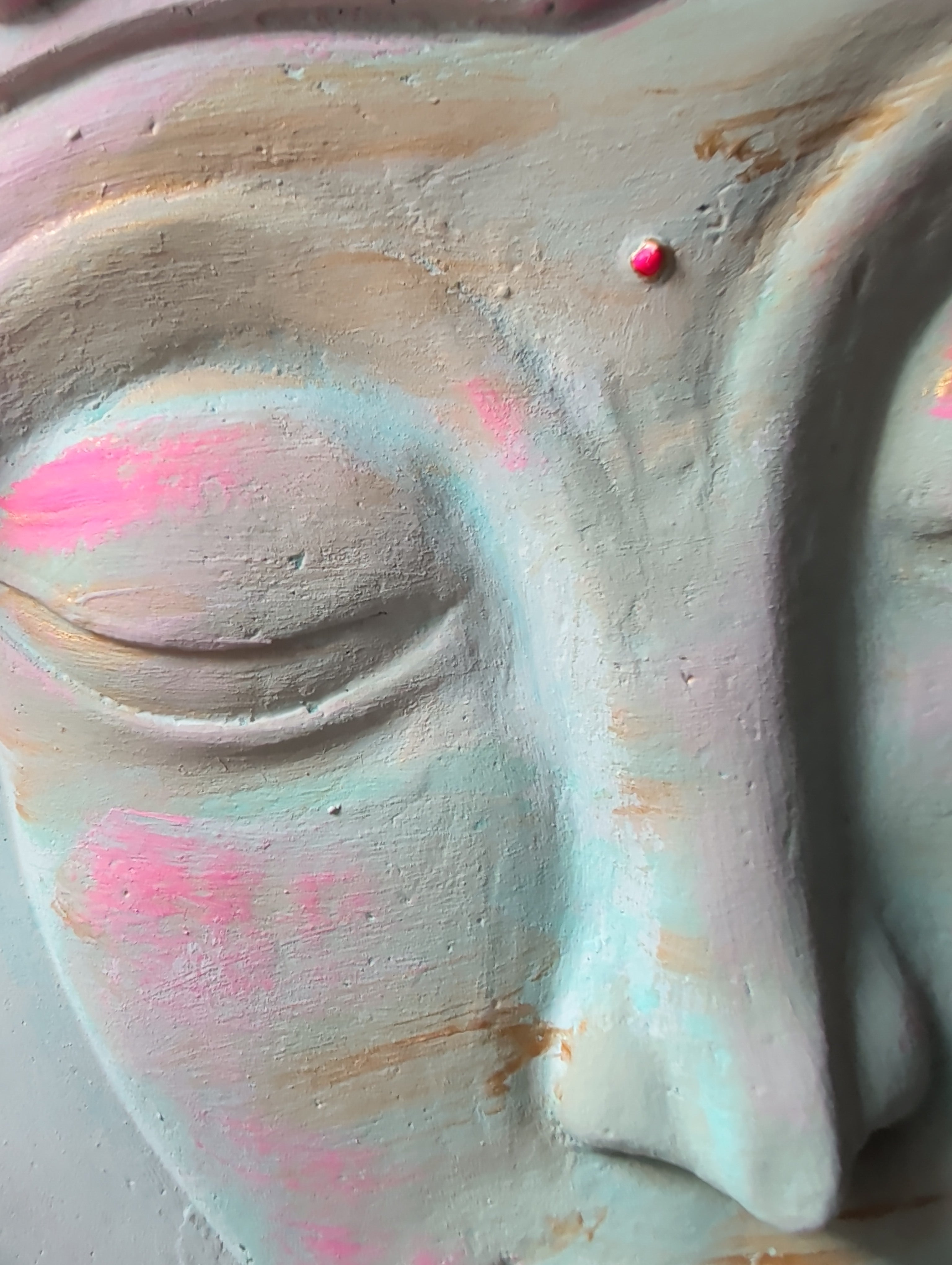 Buddha Relief Detailansicht Bindi massiver Steinguss spirituelle Kunst ANILUAP