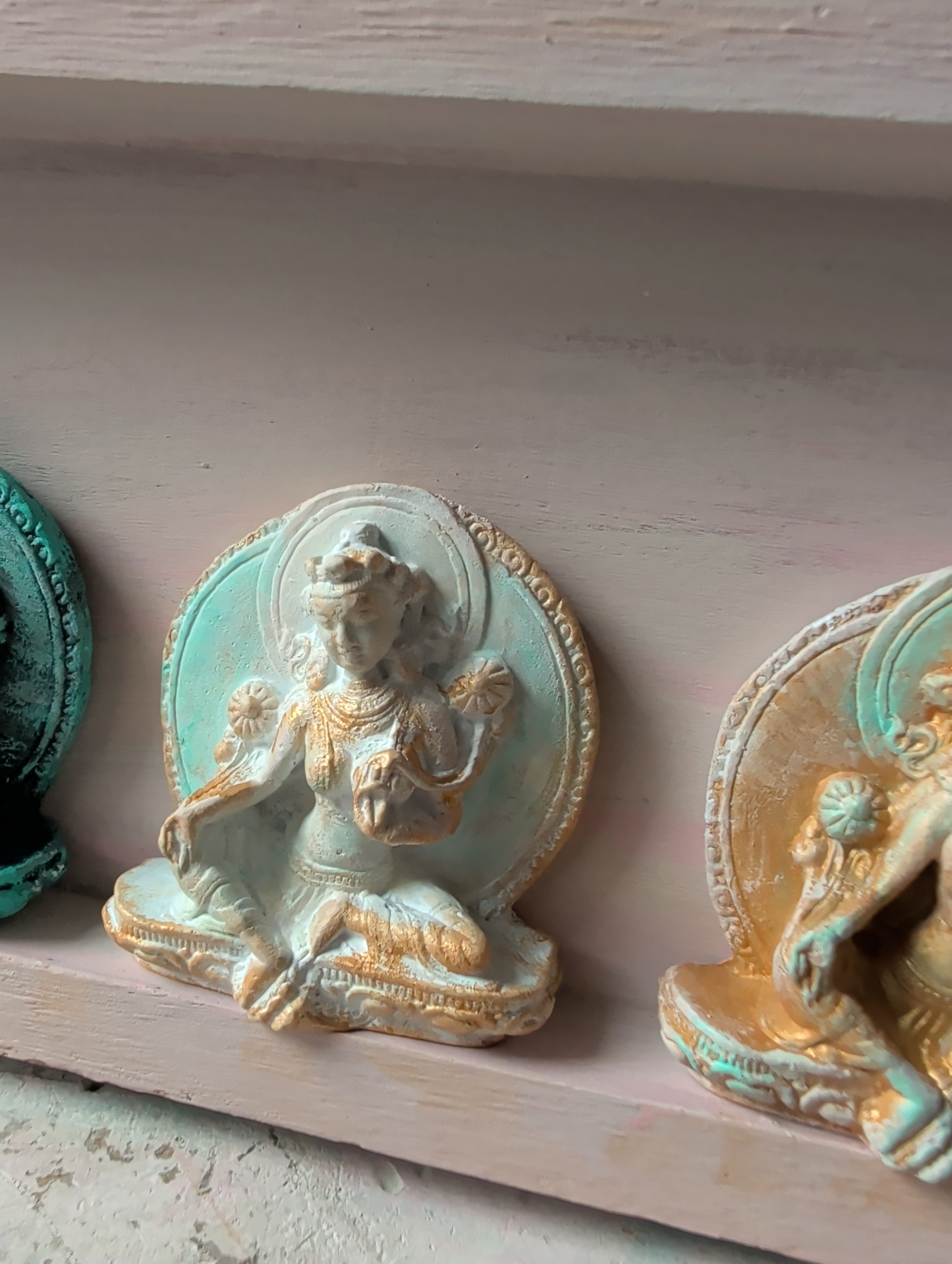 Tara Göttin weiß Steinguss handbemalt spirituelle Kunst  ANILUAP