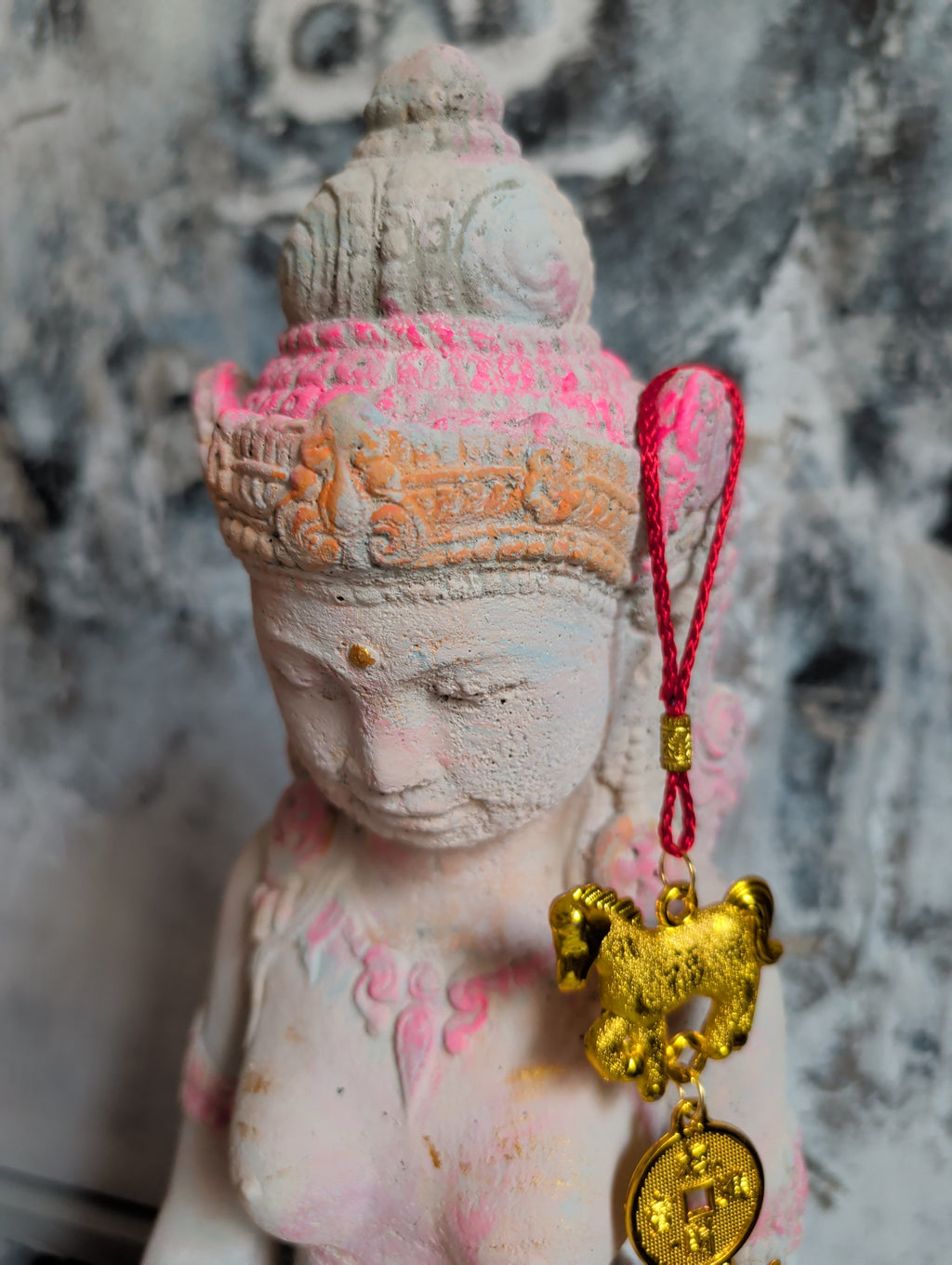 TARA Göttin mit Schale