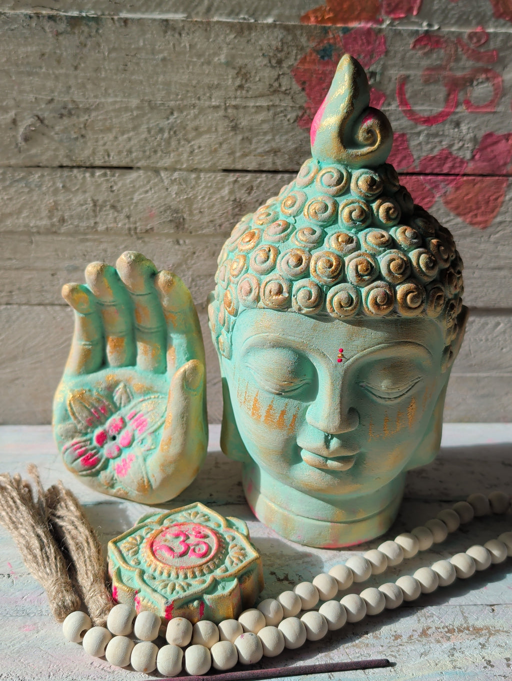 Buddha Altar Set in einer harmoschen Farbenergie für spirituelle Räume Steinguss ANILUAP