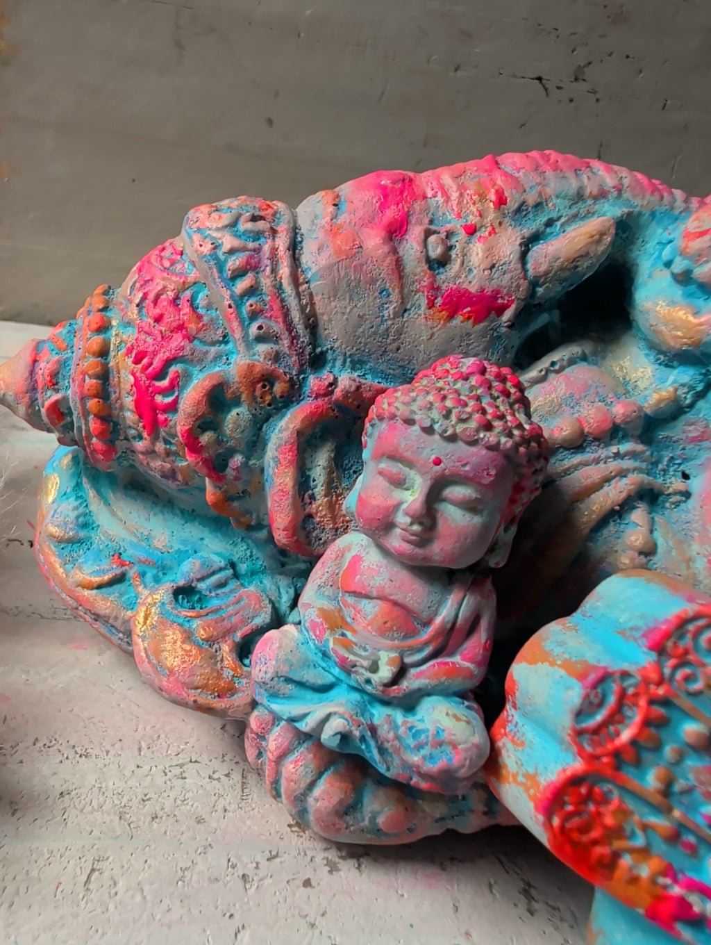 Ganesha Set Liegendansicht mit Little Buddha handbemalt spirituelle Ausrichtung von ANILUAP

