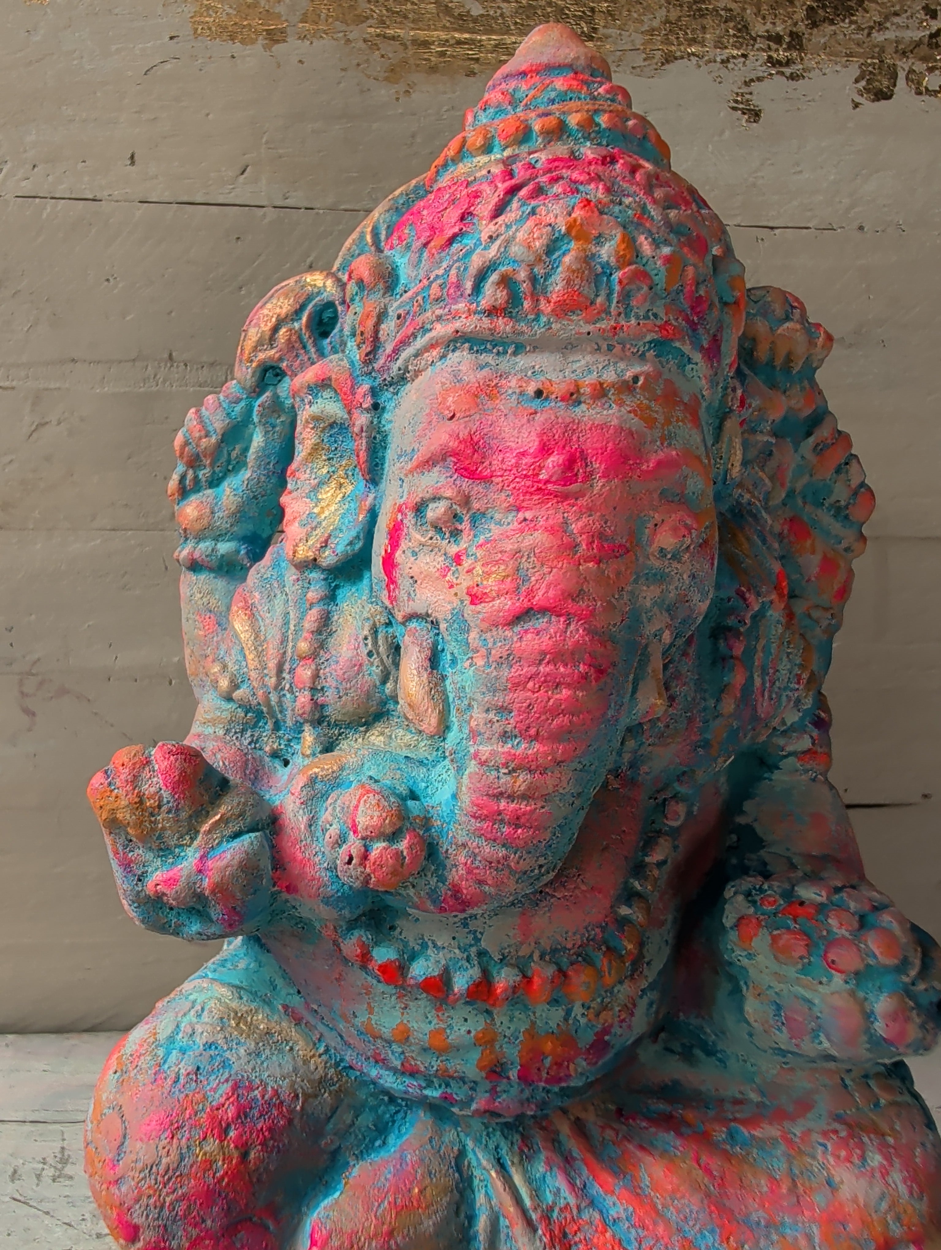 Ganesha Detailansicht Gesicht handbemaltes Unikat 
von ANILUAP