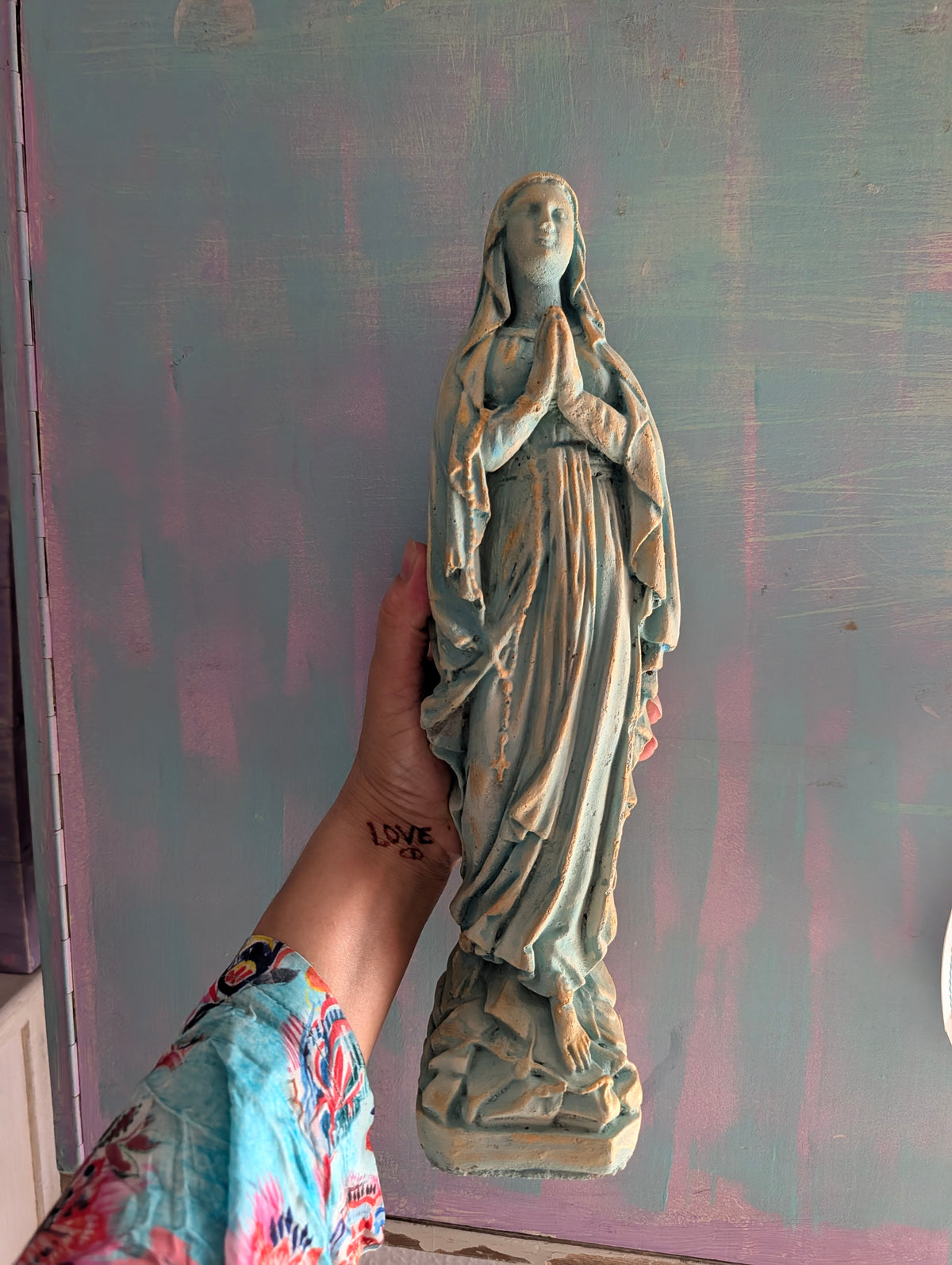 Mutter Maria - Handbemalte Steinfigur - 37 cm
