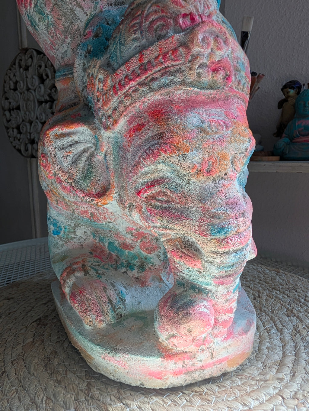 Ganesha Pink Moon Steinguss Figur Vorderansicht