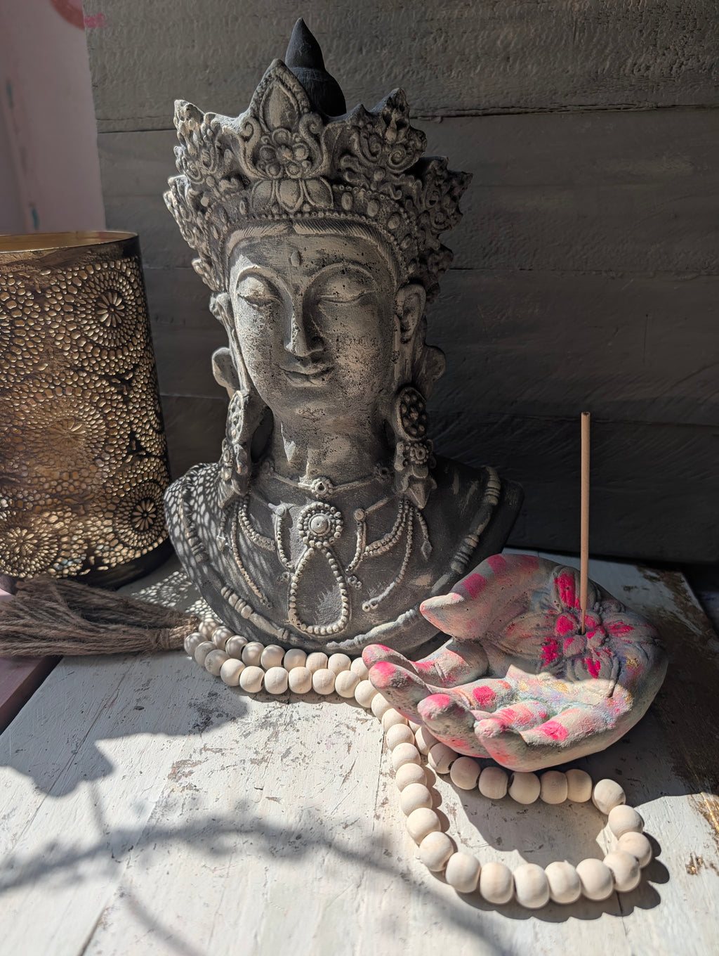 Altar-Set mit Buddha-Büste & Lotus-Räucherhand