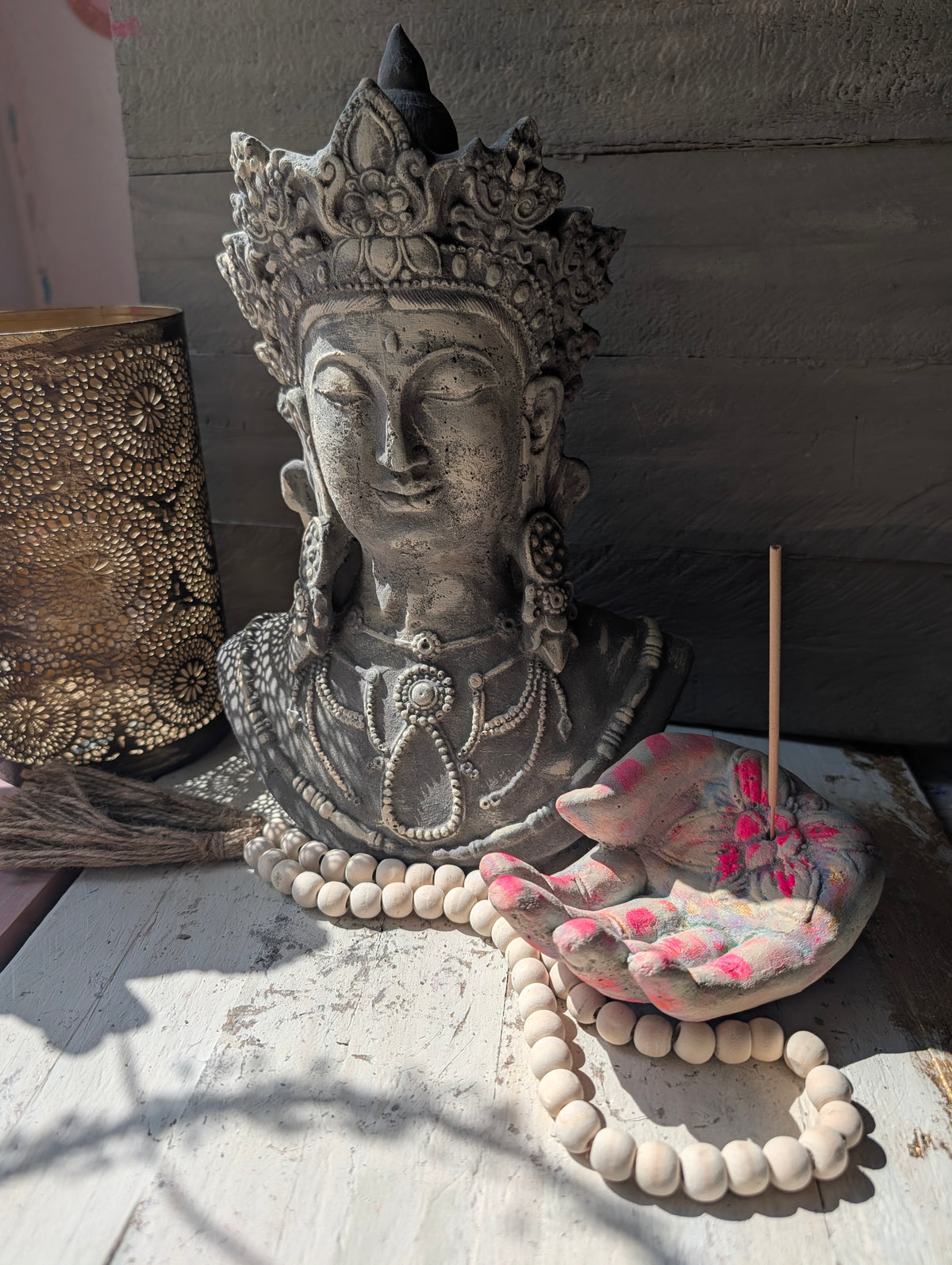 Altar-Set mit Buddha-Büste & Lotus-Räucherhand