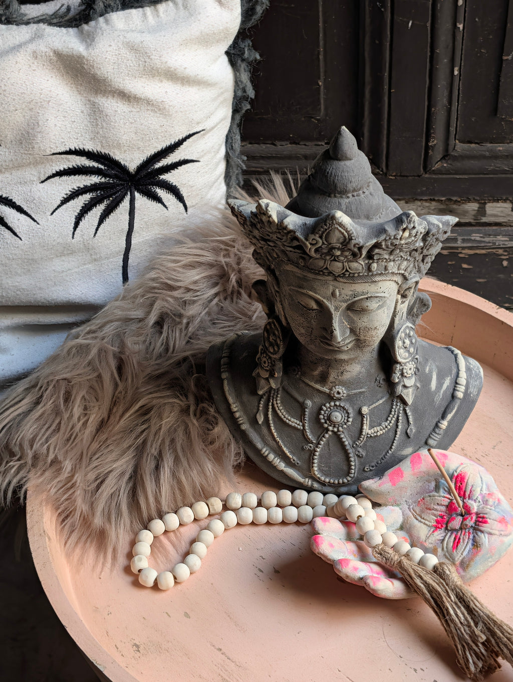Altar-Set mit Buddha-Büste & Lotus-Räucherhand